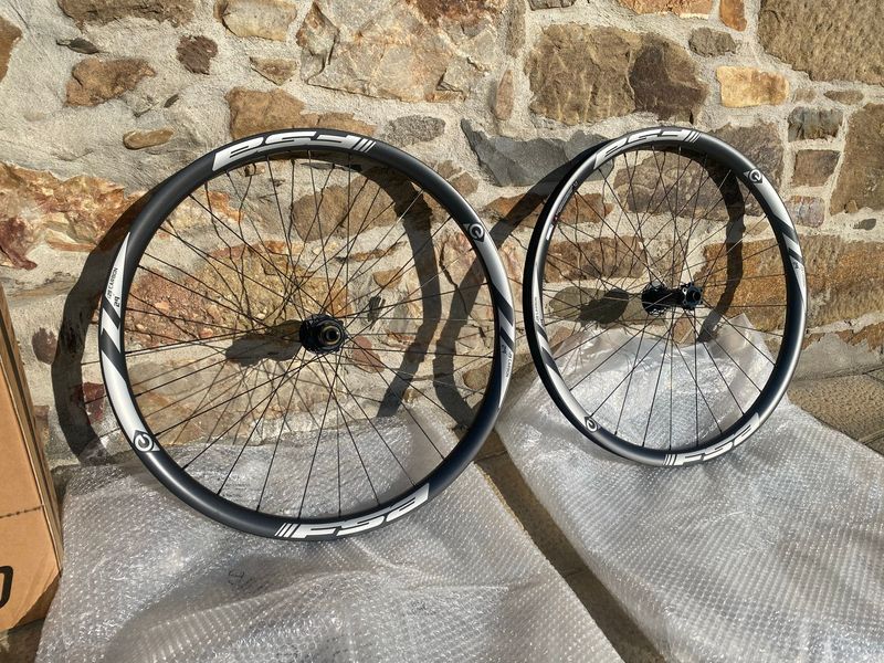 Used Fsa E-MTB Carbono I29 2025 bike — image 3 of 6