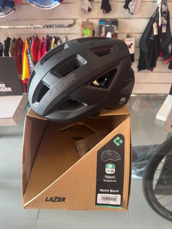 Lazer Tonic Kineticore Black M bike de segunda mano — imagen 4 de 5