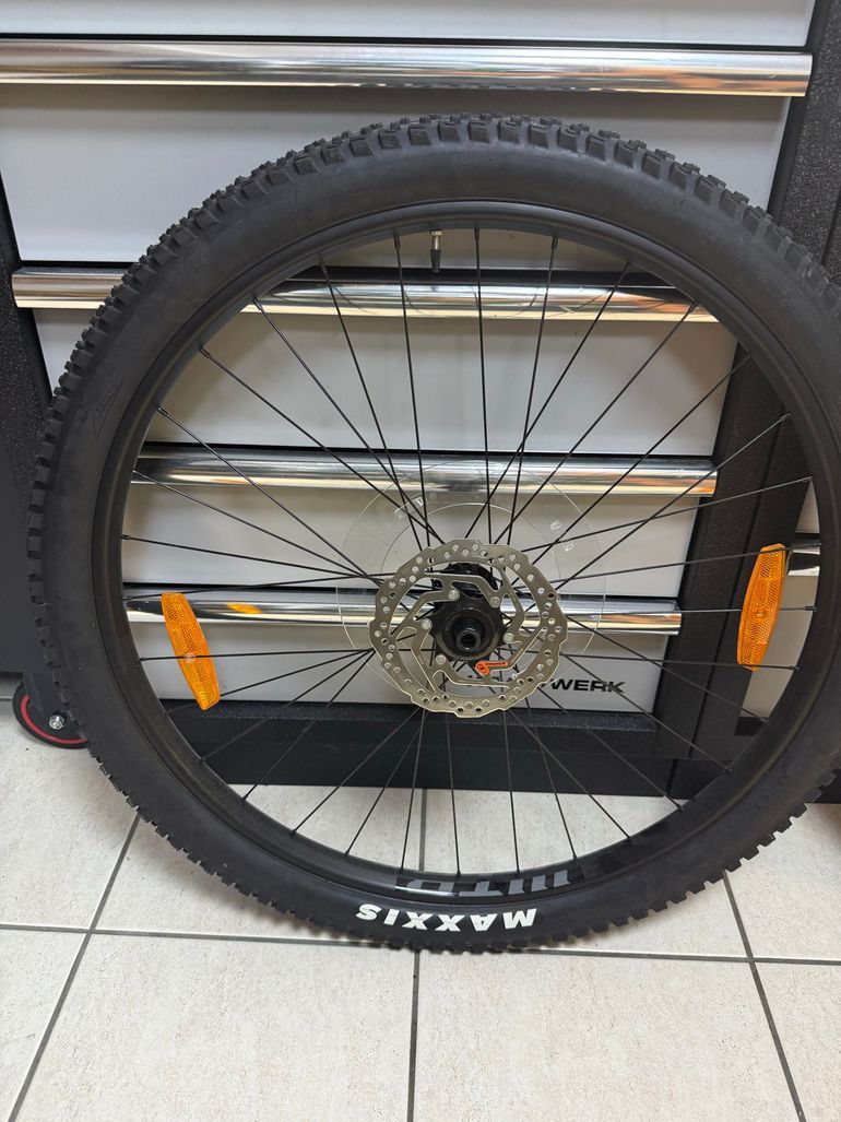 Used Wtb ST i30 Shimano MT400 29" 2025 bike — image 5 of 6
