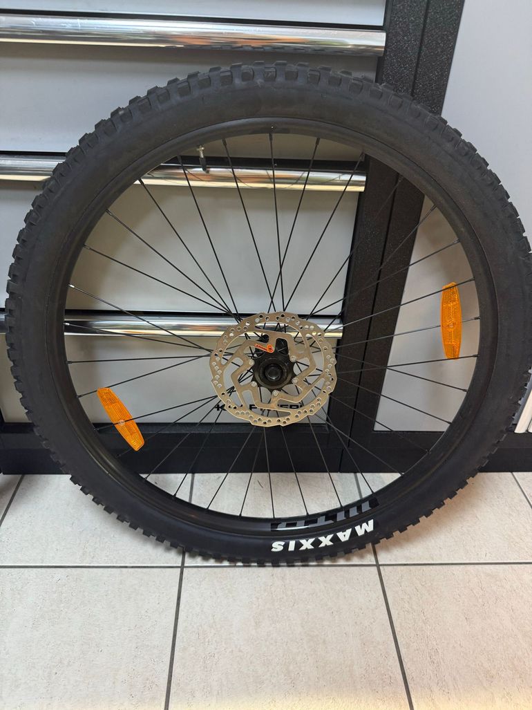 Used Wtb ST i30 Shimano MT400 29" 2025 bike — image 4 of 6