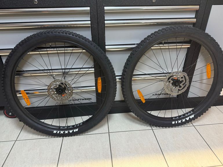 Used Wtb ST i30 Shimano MT400 29" 2025 bike — image 6 of 6