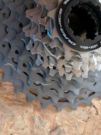 Używany Shimano CS-R9200 bike — zdjęcie 7 z 8