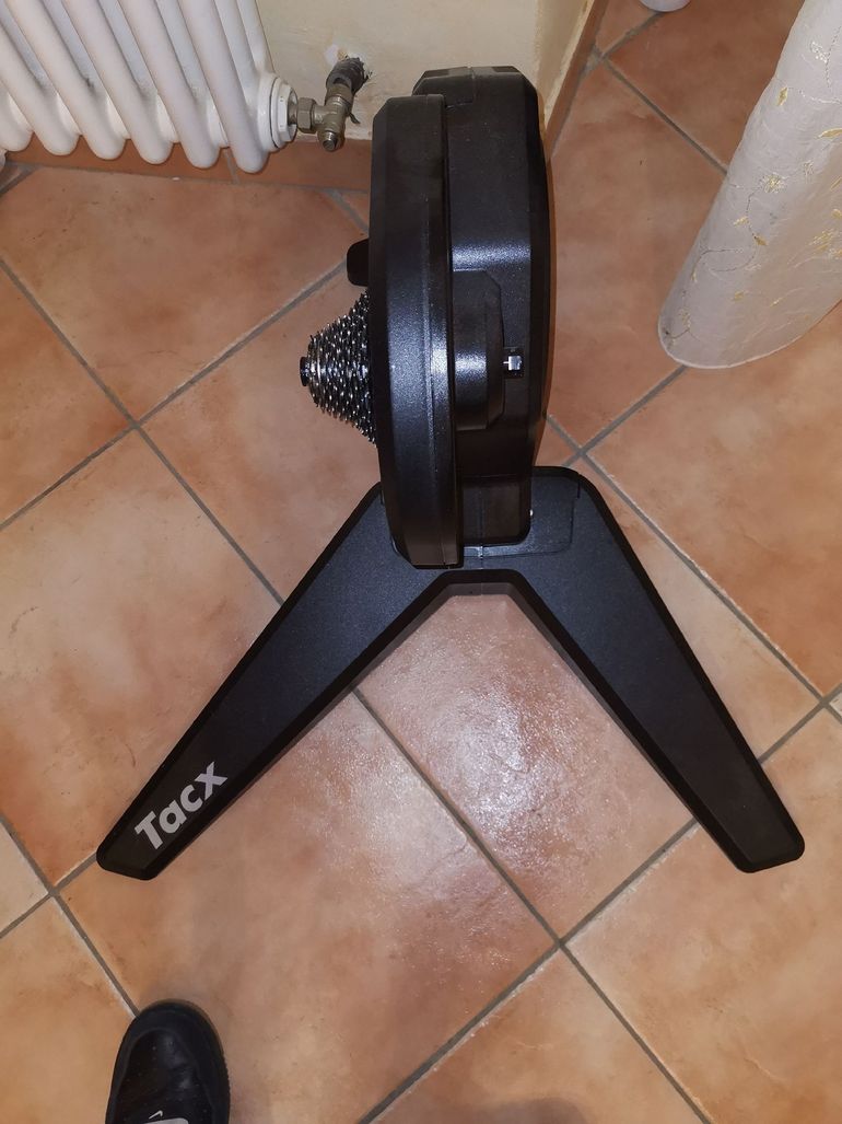 Używany Tacx FLUX S Smart Trainer 2024 bike — zdjęcie 6 z 7