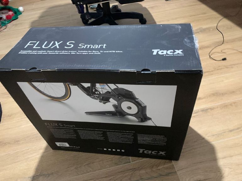 Używany Tacx FLUX S Smart Trainer 2024 bike — zdjęcie 3 z 7