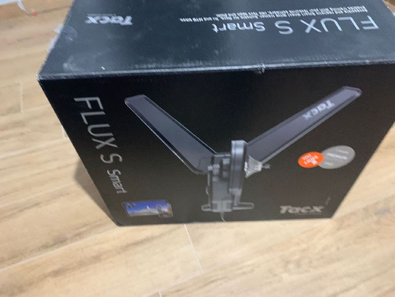 Używany Tacx FLUX S Smart Trainer 2024 bike — zdjęcie 1 z 7
