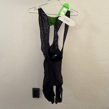 Używany Q36.5 UNIQUE PRO Bib Shorts Women Black M// NEW!! 50% OFF!! 2025 bike