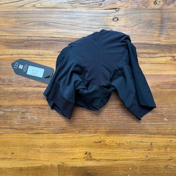 Used Q36.5 Gregarius Essential Half Shorts Women Black M// NEW!! 50% OFF!! 2025 bike — image 2 of 2