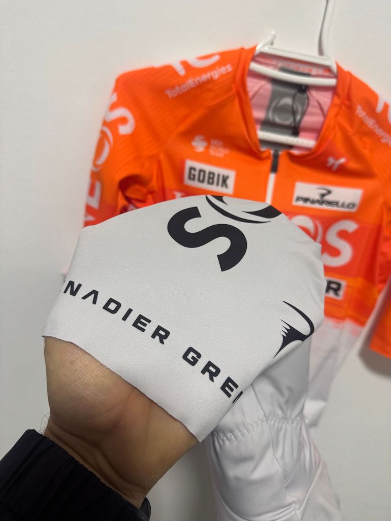 Gobik Exclusive Team Ineos Grenadier Roadsuit size S 2026 bike de segunda mano — imagen 8 de 16