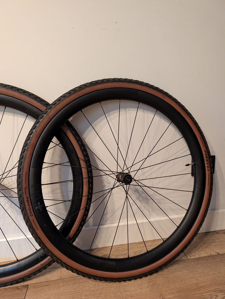 Używany +Vel Vel+ rsl carbon wheelset 2024 bike — zdjęcie 4 z 9