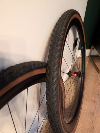 Używany +Vel Vel+ rsl carbon wheelset 2024 bike — zdjęcie 3 z 9