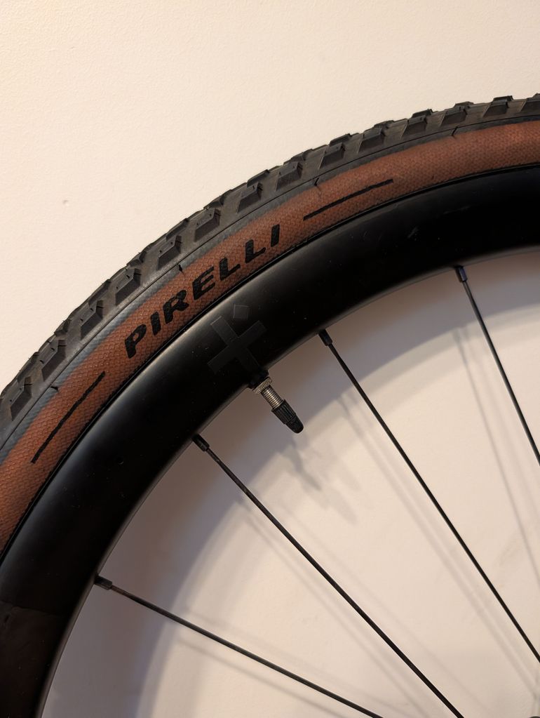 Używany +Vel Vel+ rsl carbon wheelset 2024 bike — zdjęcie 8 z 9