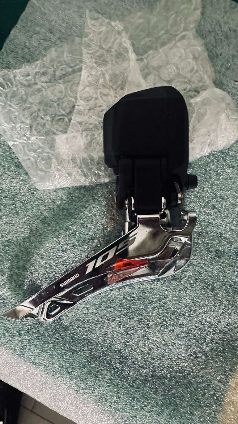 Shimano 105 Di2 12v bike d'occasion — image 1 sur 2
