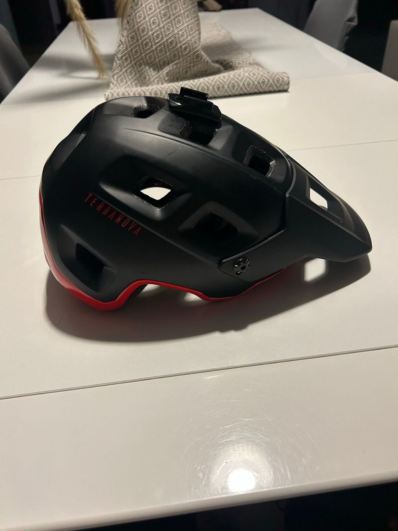 Used MET Terranova helmet bike — image 2 of 7