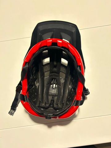 Used MET Terranova helmet bike — image 5 of 7