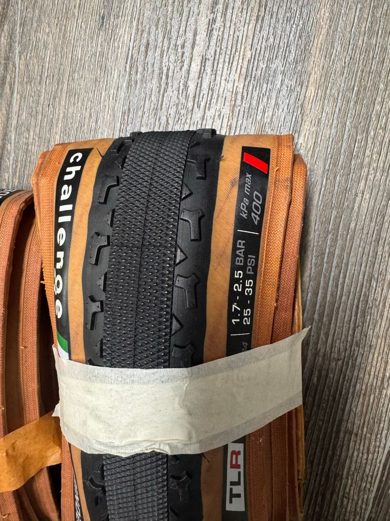 Używany Challenge Gravel Grinder TLR 46 Satz 2025 bike — zdjęcie 2 z 4