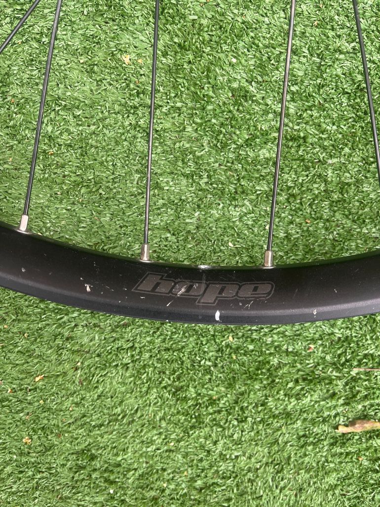 Used Hope Fortus 30 Silver 29 pouces 2024 bike — image 6 of 6