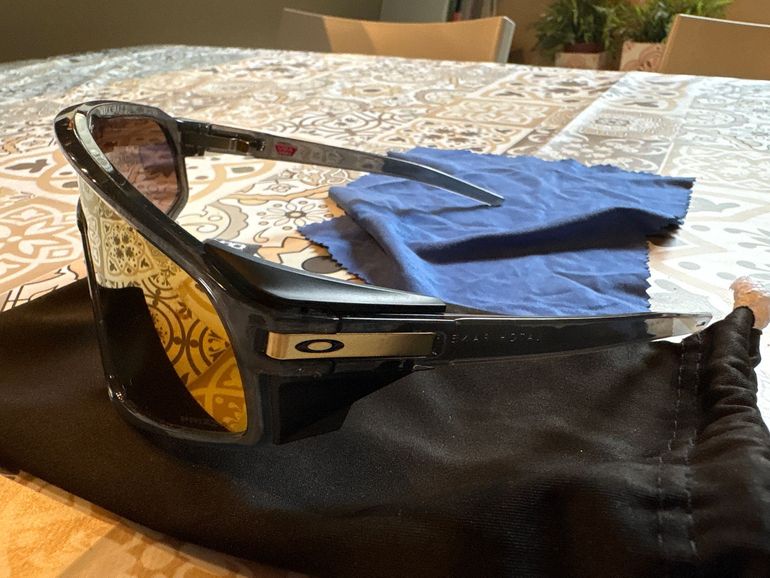 Oakley Latch Panel Sunglasses bike d'occasion — image 2 sur 2