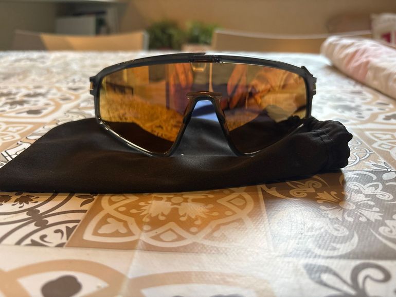 Oakley Latch Panel Sunglasses bike d'occasion — image 1 sur 2