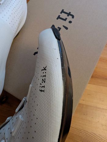 Used Fizik Tempo Decos Carbon Wide 2025 bike — image 7 of 7