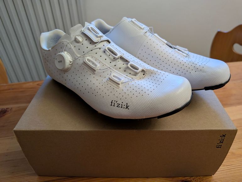 Used Fizik Tempo Decos Carbon Wide 2025 bike — image 1 of 7