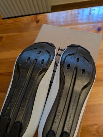 Used Fizik Tempo Decos Carbon Wide 2025 bike — image 6 of 7