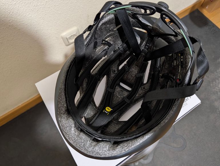 Gebrauchtes MET Trenta 3K Carbón MIPS Helmet bike — Bild 6 von 9