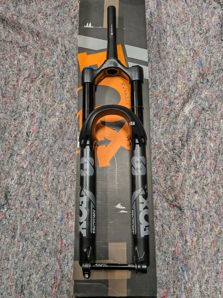 Used Fox 38 Grip 2 Elite 160 29" bike — image 1 of 5