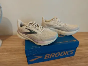 Gebrauchtes Brooks Running shoes women size 40 bike — Bild 4 von 10