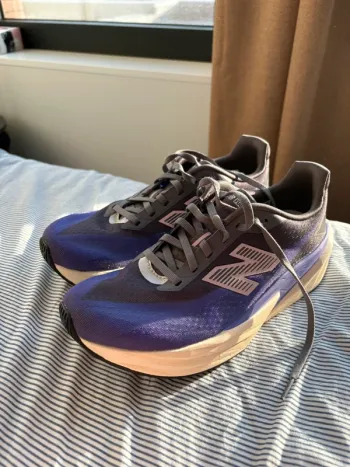 Gebrauchtes New Balance Fuelcell Rebel V5 bike — Bild 2 von 4