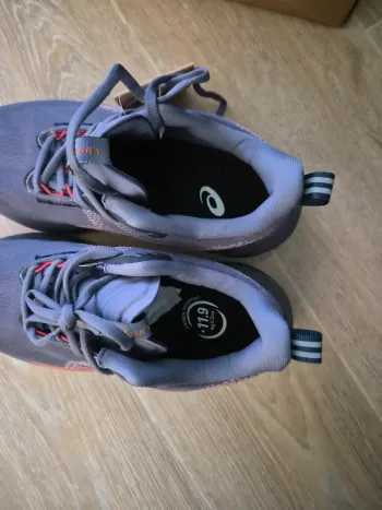 Asics Novablast 5 LE bike de segunda mano — imagen 5 de 5