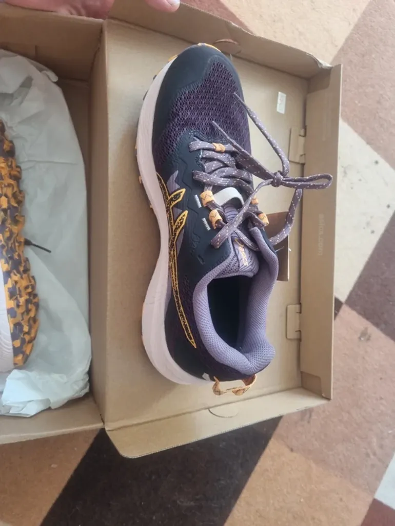 Used Asics Trabuco Terra 2 bike — image 5 of 7
