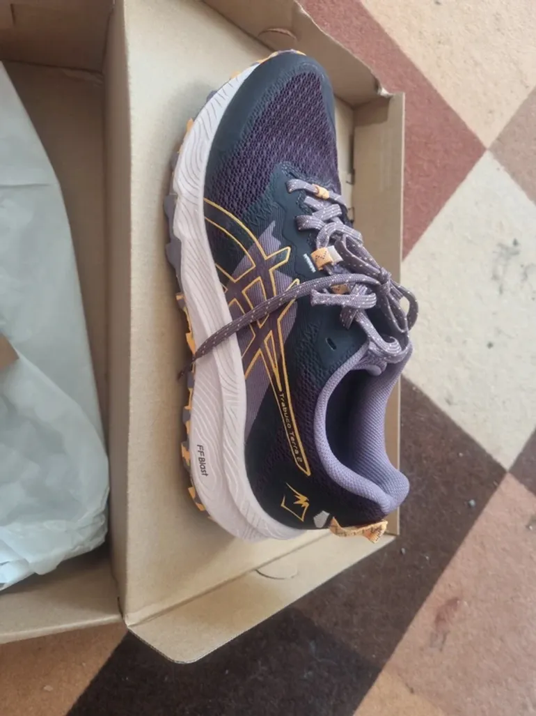 Used Asics Trabuco Terra 2 bike — image 6 of 7