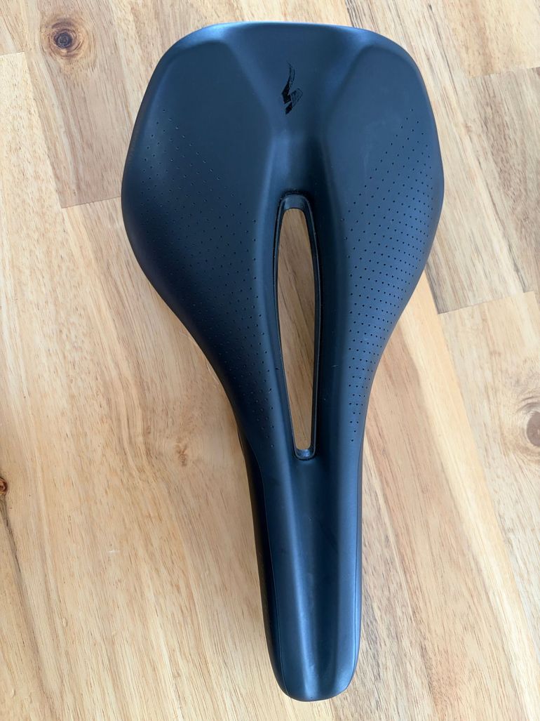 selle specialized Phenom 143 mm bike d'occasion — image 1 sur 4