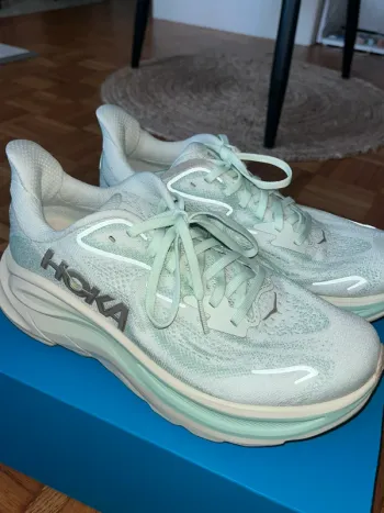 Hoka Clifton 10W bike de segunda mano