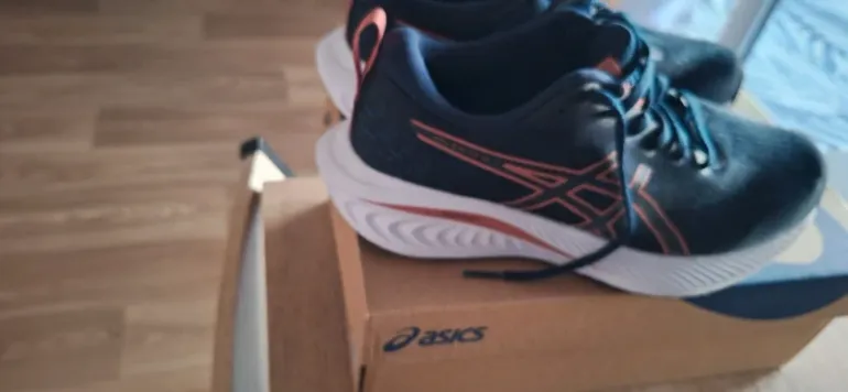 Used Asics Gel Excite bike — image 3 of 7