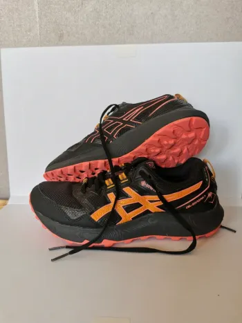Asics Gel Gore-Tex bike usato