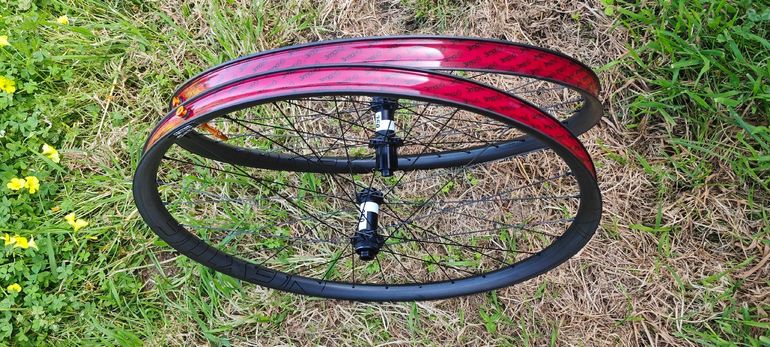 Used Dt Swiss Nextie Omega Supreme 2026 bike — image 7 of 9