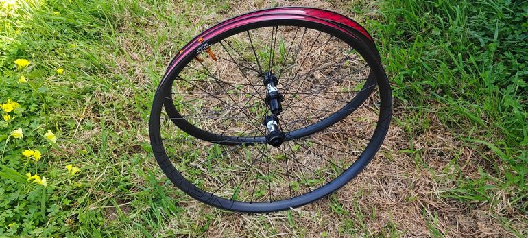 Used Dt Swiss Nextie Omega Supreme 2026 bike — image 6 of 9