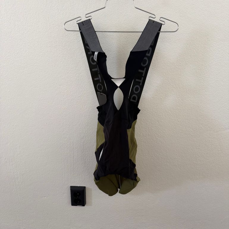 Used Q36.5 Dottore PRO Bib Shorts Drab Green M// NEW!! 50% OFF!! 2026 bike — image 2 of 2