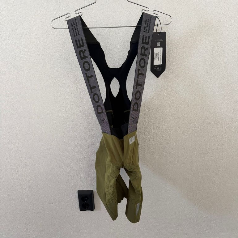 Used Q36.5 Dottore PRO Bib Shorts Drab Green M// NEW!! 50% OFF!! 2026 bike — image 1 of 2