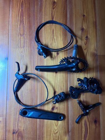 Shimano Deore XT RD-M8100 Drivetrain & Pedals usato