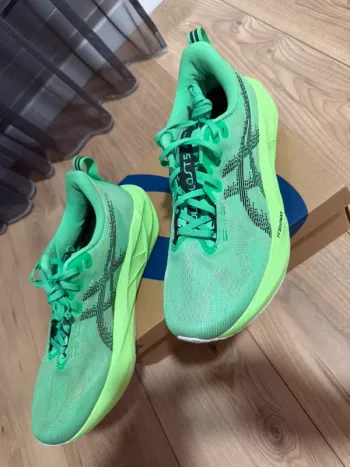 Asics Novablast 5 bike usato — immagine 2 di 5