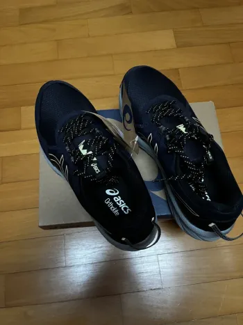 Asics Gel Venture 10 bike usato