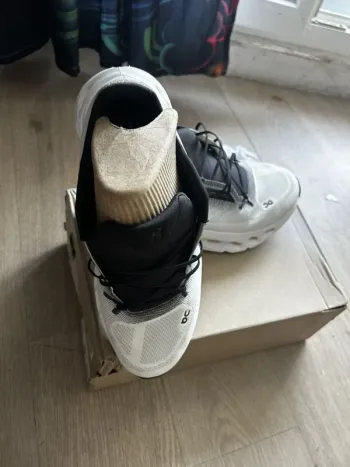 Gebrauchtes On Running shoes size 44 bike — Bild 3 von 5
