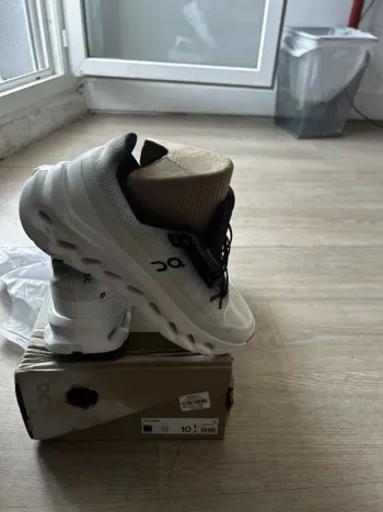 Gebrauchtes On Running shoes size 44 bike — Bild 2 von 5