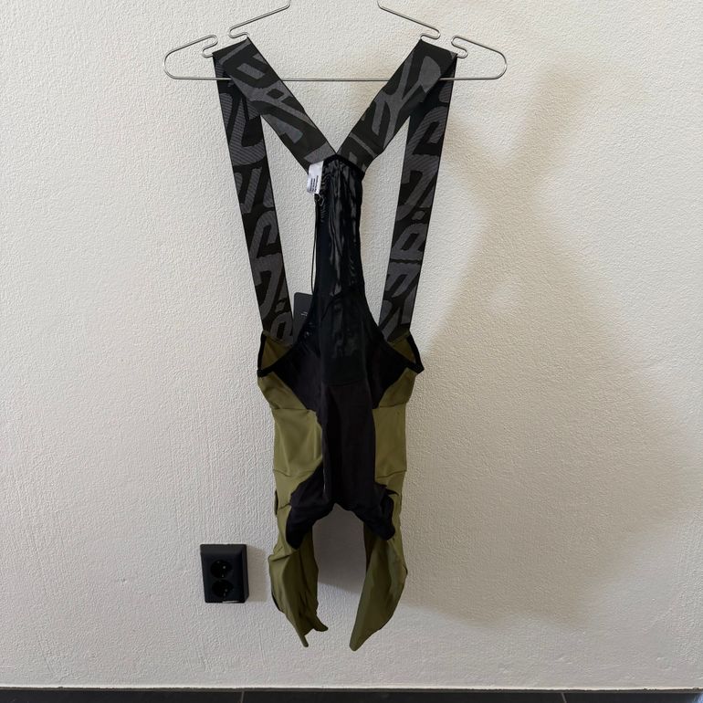 Used Q36.5 Adventure Cargo Bib Shorts// NEW!! 50% OFF!! 2025 bike — image 2 of 2