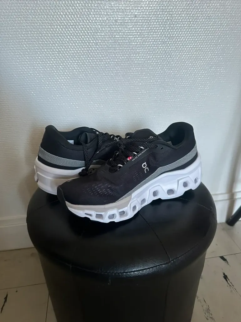 Gebrauchtes On Running Cloud bike — Bild 2 von 4
