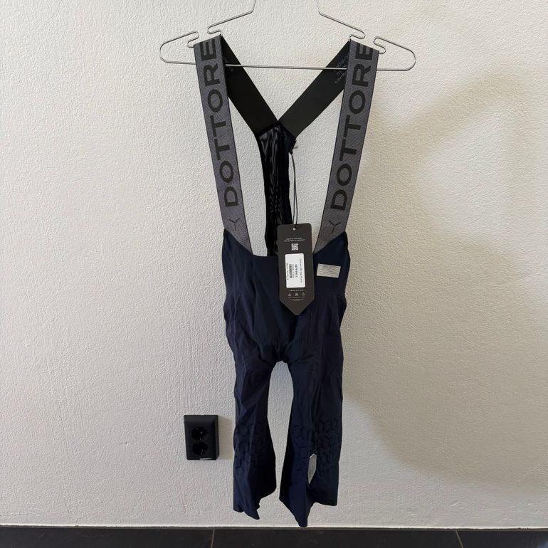 Used Q36.5 Dottore PRO Bib Shorts L// NEW!! 50% OFF!! 2026 bike — image 1 of 2