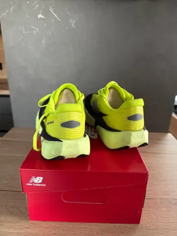 New Balance FuelCell Rebel v5 bike de segunda mano — imagen 4 de 7