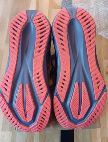 Asics Novablast 5 bike de segunda mano — imagen 4 de 6